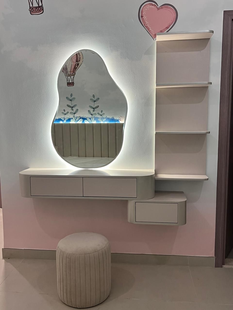 Dressing Unit with LED Mirror