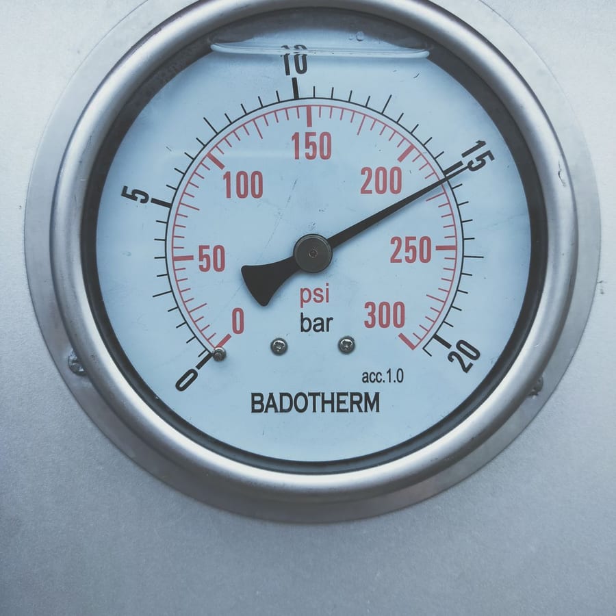 Pressure Gauge 0–300 PSI